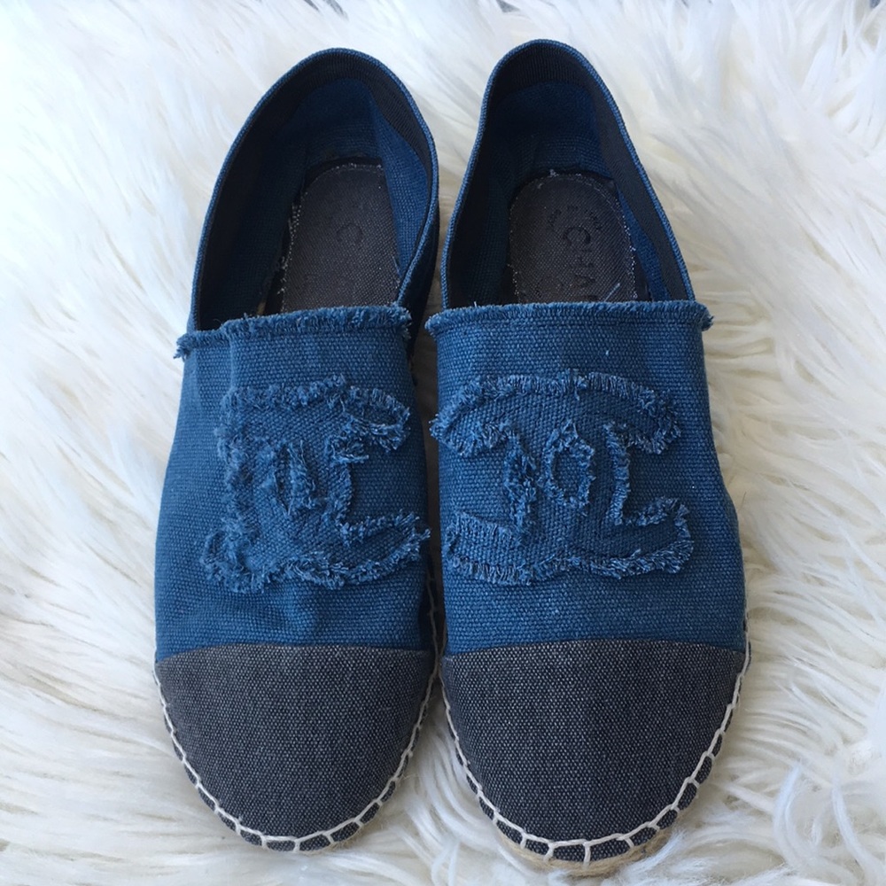 Authentic Chanel Black Cap Toes/Navy Blue Denim Espadrilles